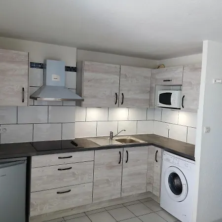 Apartmán De 2 Chambres A Avec Piscine Partagee A 1 Km De La Plage *