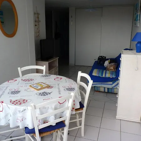 Apartmán De 2 Chambres A Avec Piscine Partagee A 1 Km De La Plage
