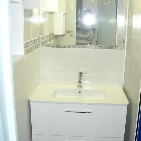 Apartmán De 2 Chambres A Avec Piscine Partagee A 1 Km De La Plage *